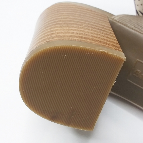 Bella Vita Lark Laser Perforated Slide Sandals - Picture 8 of 11